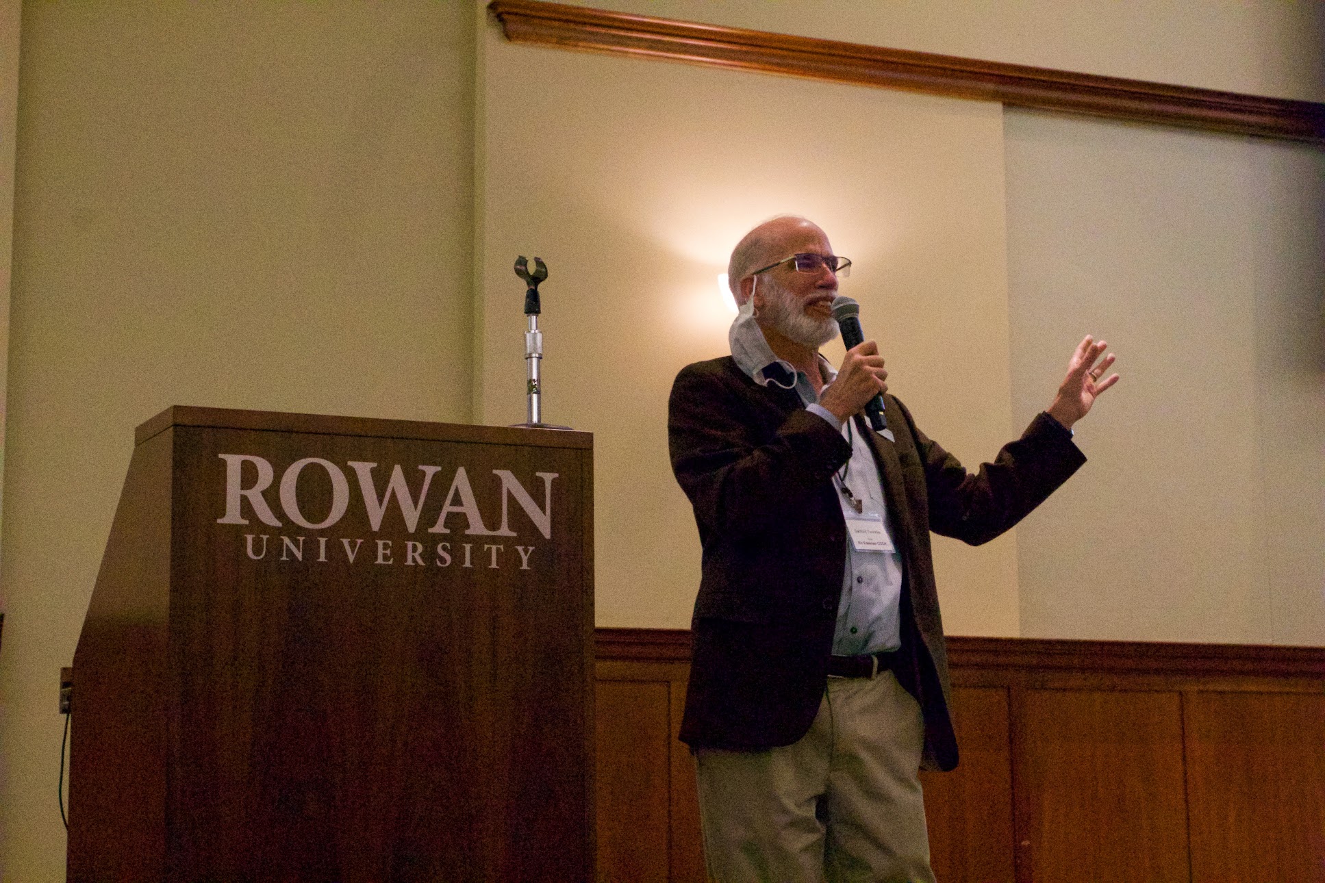 Dean Tweedie at the Fall Research Showcase